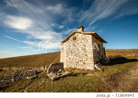 Small Stone Farmhouse on Lessinia Plateau in Autumn - Veneto Italy 71869945