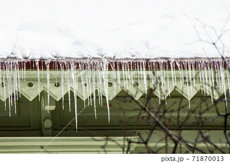 軒下のツララ 71870013