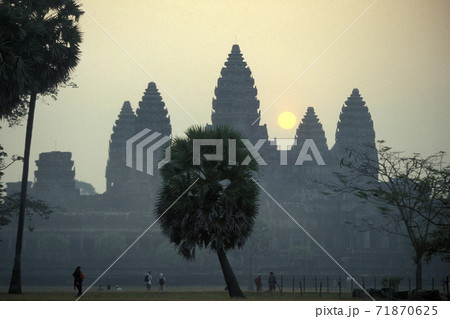 CAMBODIA SIEM REAP ANGKOR WAT TEMPLE CAMBODIA SIEM REAP ANGKOR WAT TEMPLE 71870625