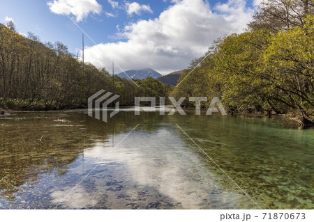 秋の上高地, 焼岳 (長野県松本市) 71870673