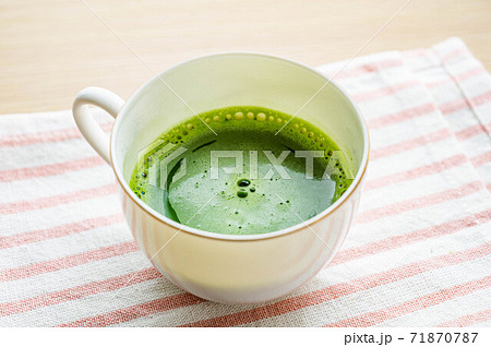 カジュアルに飲む抹茶 71870787