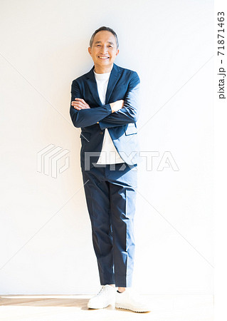 笑顔のシニア男性 笑顔のシニア男性 71871463