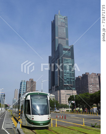 台湾 高雄85ビルと高雄LRT / 85 Sky Tower and Kaohsiung LRT 71871735