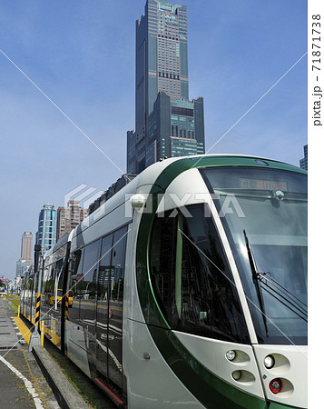 台湾 高雄85ビルと高雄LRT / 85 Sky Tower and Kaohsiung LRT 71871738