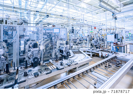 car engines at conveyor line 71878717