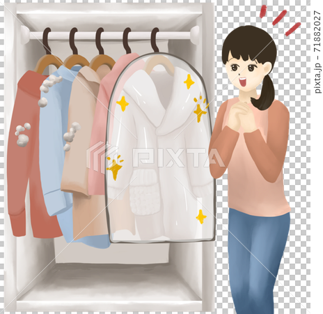ほこり対策をしたクローゼット服と喜ぶ女性 ほこり対策をしたクローゼット服と喜ぶ女性 71882027