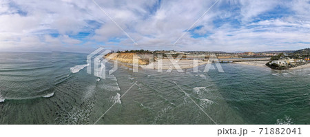 Aerial view of Del Mar North Beach, California coastal cliffs and House with Pacific ocean 71882041