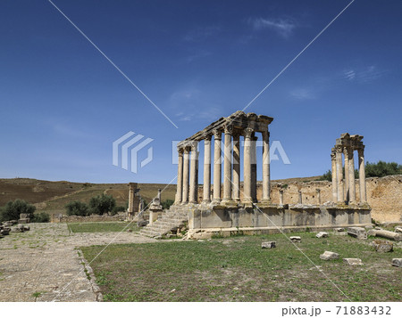 チュニジア・ドゥッガ遺跡 / Roman Ruins of Dougga, Tunisia 71883432