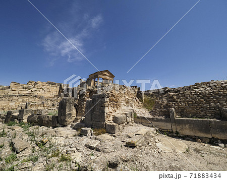 チュニジア・ドゥッガ遺跡 キャピトル / The capitol, Dougga, Tunisia 71883434