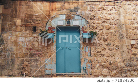 Mardin city with its traditional brown stone houses and ancient landscape in Mardin Mardin city with its traditional brown stone houses and ancient landscape in Mardin 71884530