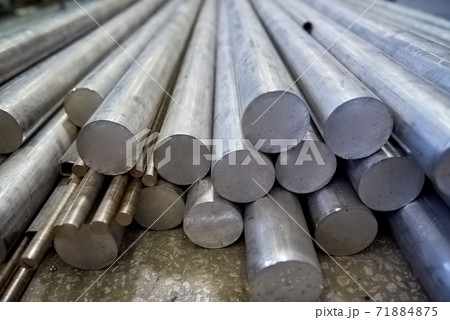 Aluminium rods pile. 71884875