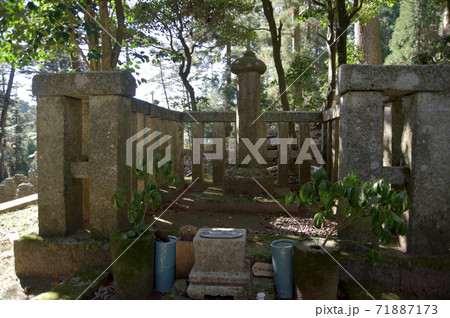 比叡山横川　恵心僧都墓所　滋賀県大津市 71887173