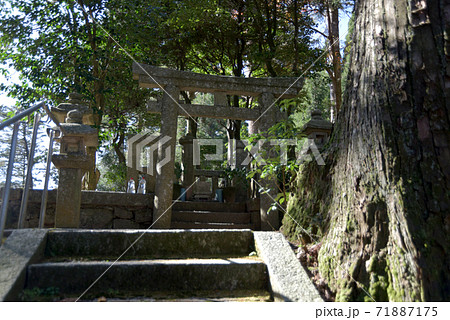 比叡山横川　恵心僧都墓所　滋賀県大津市 71887175