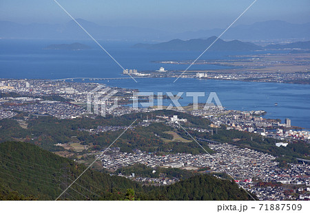 比叡山から琵琶湖を望む 滋賀県 比叡山から琵琶湖を望む 滋賀県 71887509