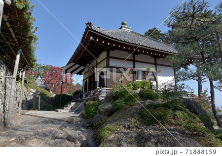 秋の善峯寺　護摩堂　京都市 71888159