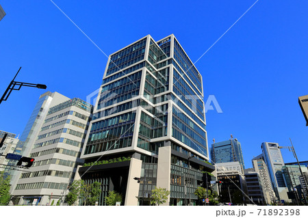 東京　新橋4丁目交差点　新虎通り 71892398