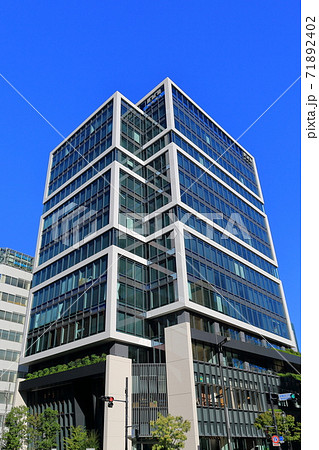 東京　新橋4丁目交差点　新虎通り 71892402