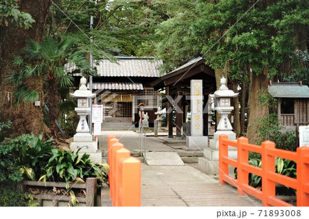 福岡市西区の室見川沿いに鎮座する橋本八幡宮 福岡市西区の室見川沿いに鎮座する橋本八幡宮 71893008