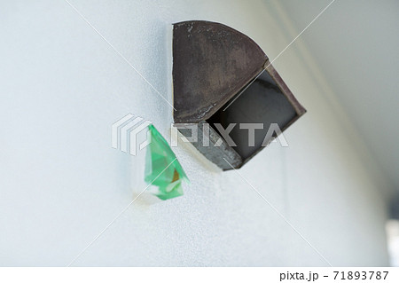 換気扇の排気口 71893787