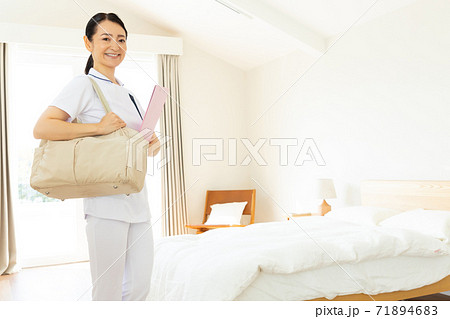 訪問介護スタッフ 71894683