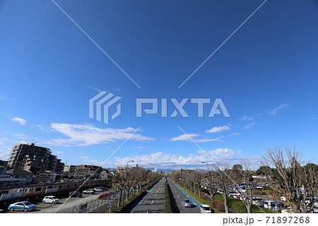 道路と空 71897268