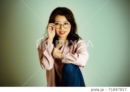 クールビューティー 71897857