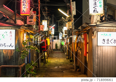 《石川県》片町の飲み屋街・金沢市 《石川県》片町の飲み屋街・金沢市 71899661