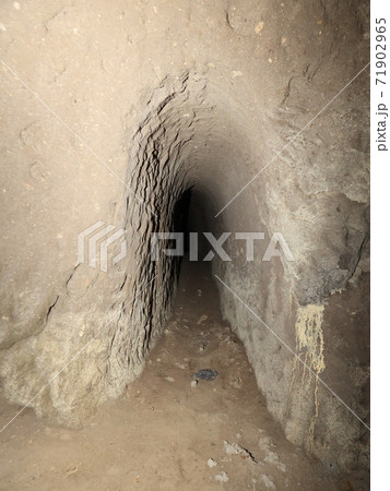 洞窟 71902965