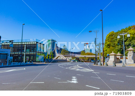 神宮橋交差点からの風景（原宿駅前） 71903809