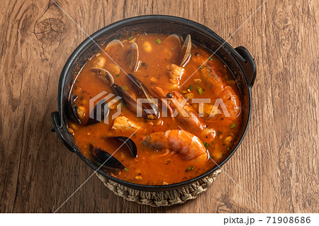 イタリアの魚介類スープ,チョッピーノ Italian seafood soup(Cioppino) イタリアの魚介類スープ,チョッピーノ Italian seafood soup(Cioppino) 71908686