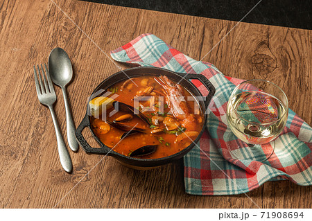 イタリアの魚介類スープ チョッピーノ Italian Seafood Soup Cioppino の写真素材