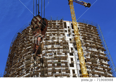 multi-storey building under construction (new residential complex) , Moscow, Russia multi-storey building under construction (new residential complex) , Moscow, Russia 71908988