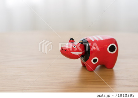 赤べこの置物 赤べこの置物 71910395