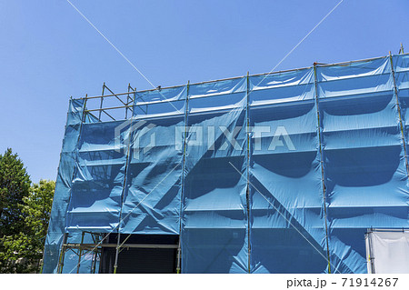 住宅イメージ 住宅建設中の足場 建築養生シート 住宅イメージ 住宅建設中の足場 建築養生シート 71914267
