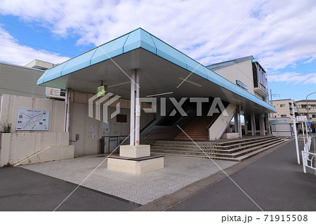 秋のJR宇都宮線白岡駅東口 71915508