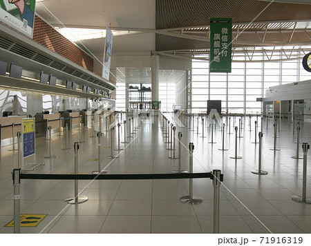 新千歳空港国際線出発ロビー 71916319