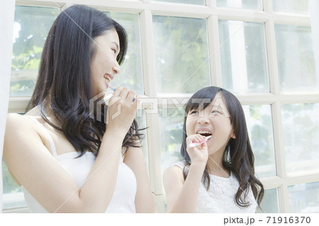 母娘　歯磨き 71916370