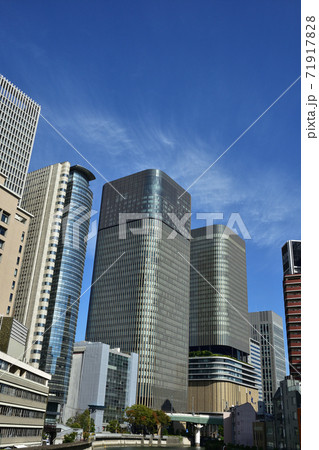 大阪　中之島の都市風景 71917828