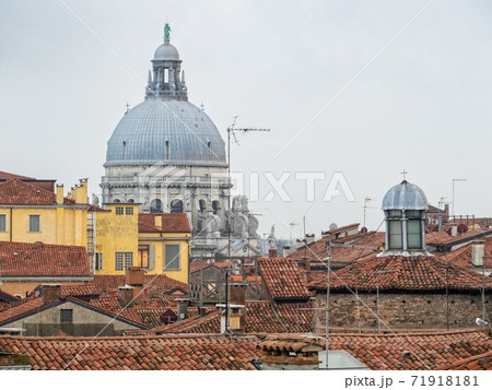 Basilica di Santa Maria della Salute - Venice Basilica di Santa Maria della Salute - Venice 71918181