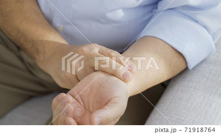 脈拍測定 71918764
