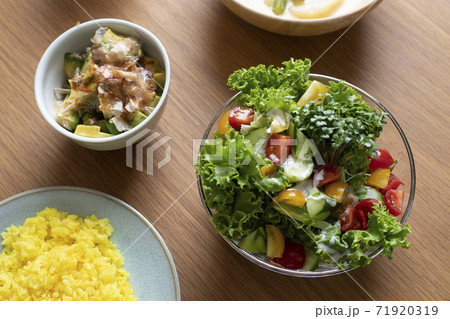 野菜たっぷりの食卓 野菜たっぷりの食卓 71920319
