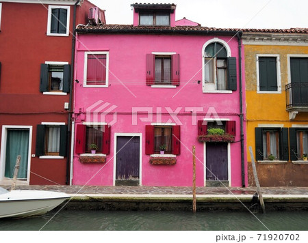 ブラーノ島の街並み 71920702