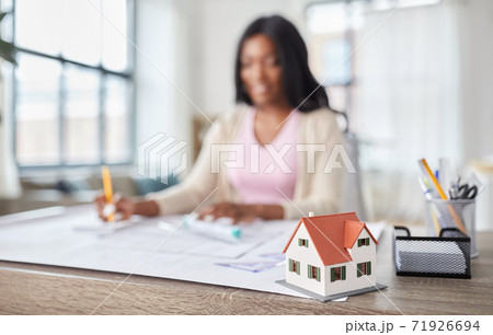house model and female architect working at office 71926694