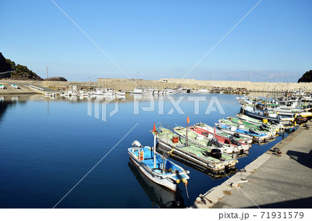 漁港　風景　港　青空 71931579