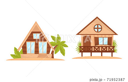 Summer Beach Houses Rested On Sand With Palm のイラスト素材