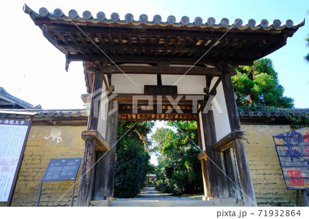 古都奈良の隅寺  海龍王寺（かいりゅうおうじ） 71932864