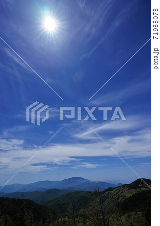 安平路山登山道からの恵那山と太陽 安平路山登山道からの恵那山と太陽 71933073