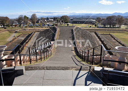保渡田八幡塚古墳　前方部 71933472