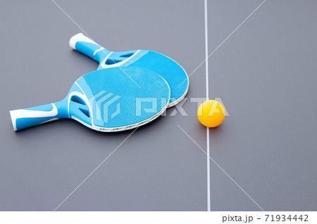Table tennis equipment racket and ball 71934442