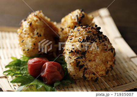 焼きおにぎり 71935007